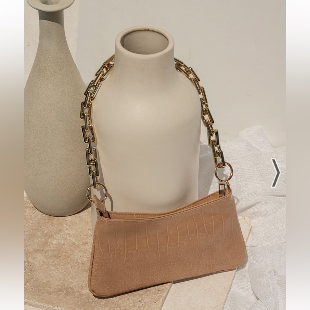JLUXLABEL TAN JOLIE HANDBAG - Alligator Print with Gold Chain - Nude Purse
